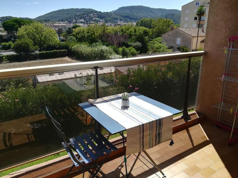 Appartamento Les Jardins Du Luxembourg Hyères Esterno foto